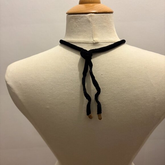 Vintage Gerard Yosca gold cross pendant on a black velvet rope signed - Picture 8 of 8